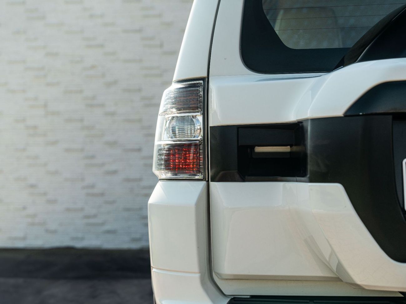 ميتسوبيشي باجيرو AED 1,258 PM • PAJERO 3.8L V6 GLS TOP • UPGRADED ANDROID TOUCH SCREEN WITH REVERSE CAMERA