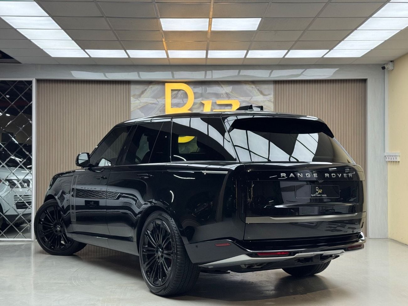 Land Rover Range Rover LWB First Edition P530 4.4L