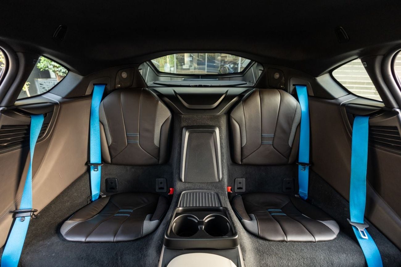 BMW i8 STD (1.5L · 3 Cyl · Automatic · Hybrid · Coupe · All Wheel Drive · 4 Seats · 2 Door) BMW i8 eDrive 2016 GCC