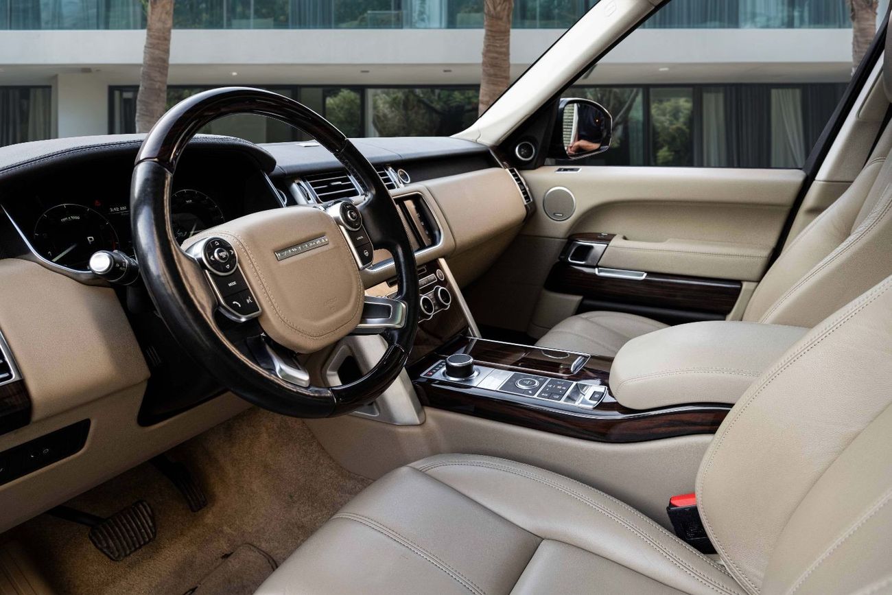 لاند روفر رينج روفر Vogue HSE | 3,376 P.M (3 Years)⁣ | 0% Downpayment | Perfect Condition!