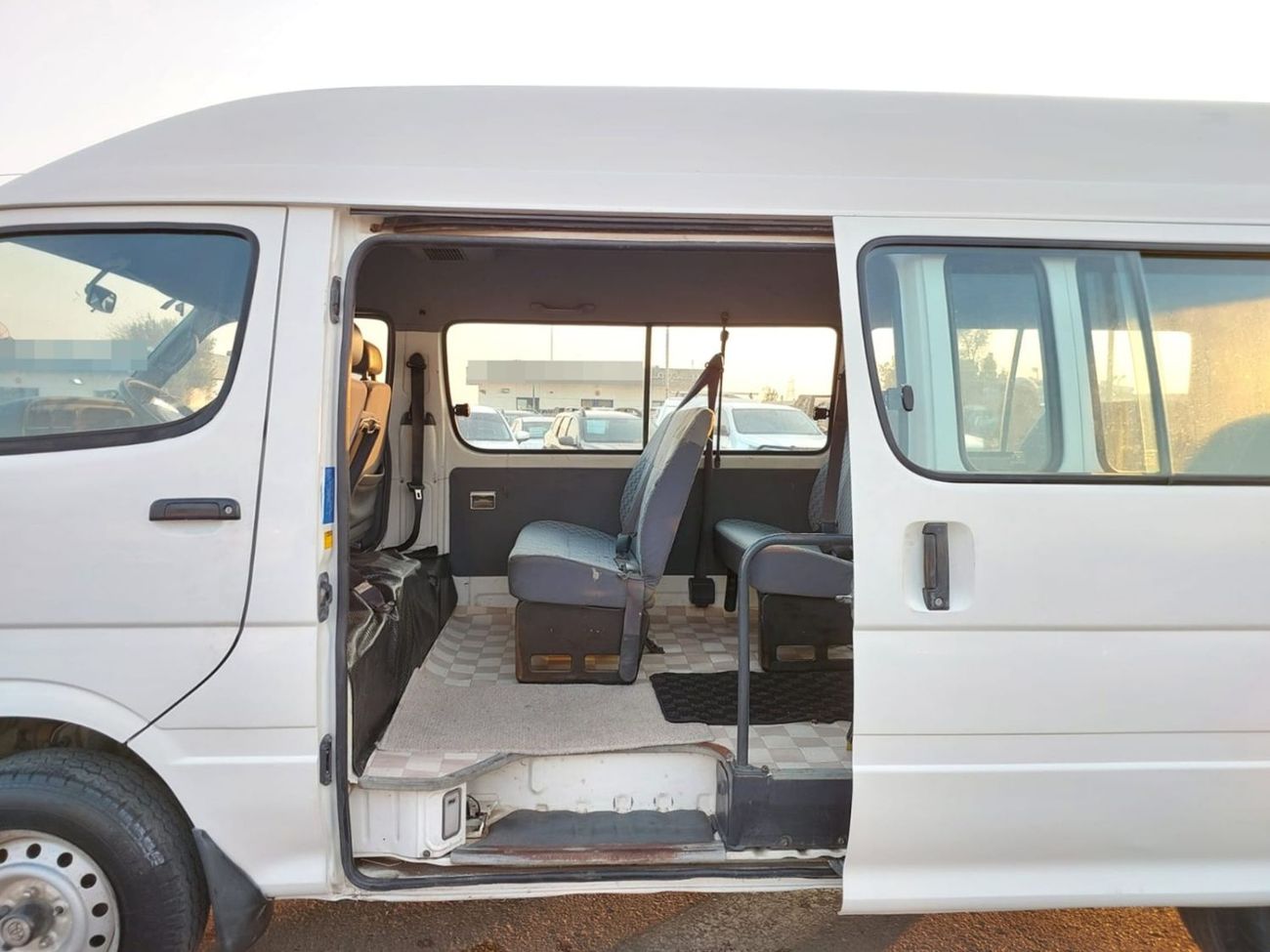 تويوتا هاياس TOYOTA HIACE COMMUTER VAN RHD 2004 MODEL 3.0 L DIESEL MANUAL(PM20757)