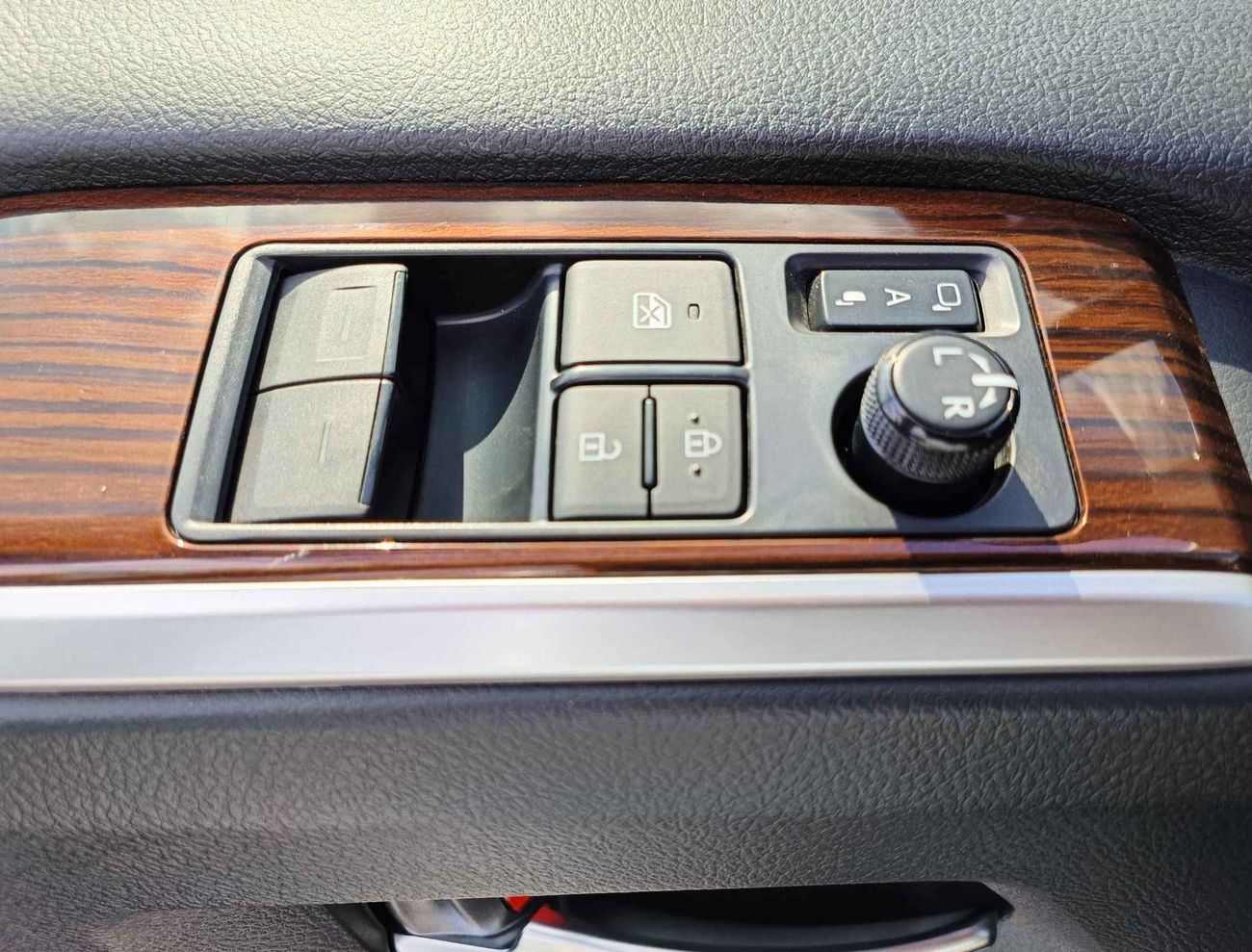 تويوتا جرافينا PREMIUM, 3.5L V6 PETROL A/T, "4 CAMERAS, RWD, FULL OPTION (CODE #  67953)