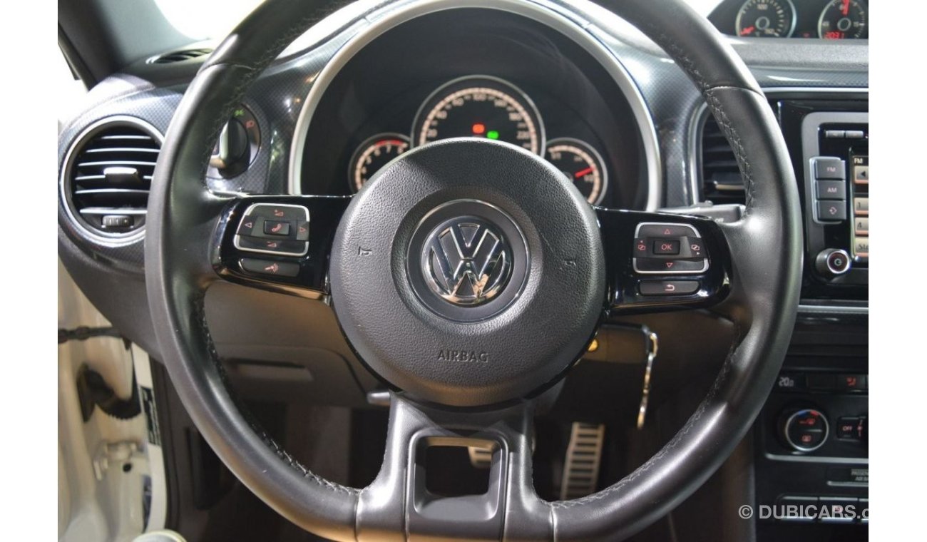 Volkswagen Beetle SEL صبغ وكاله | Beetle 2.0L | GCC Specs | Original Paint | Single Owner | Excellent Condition | Acci