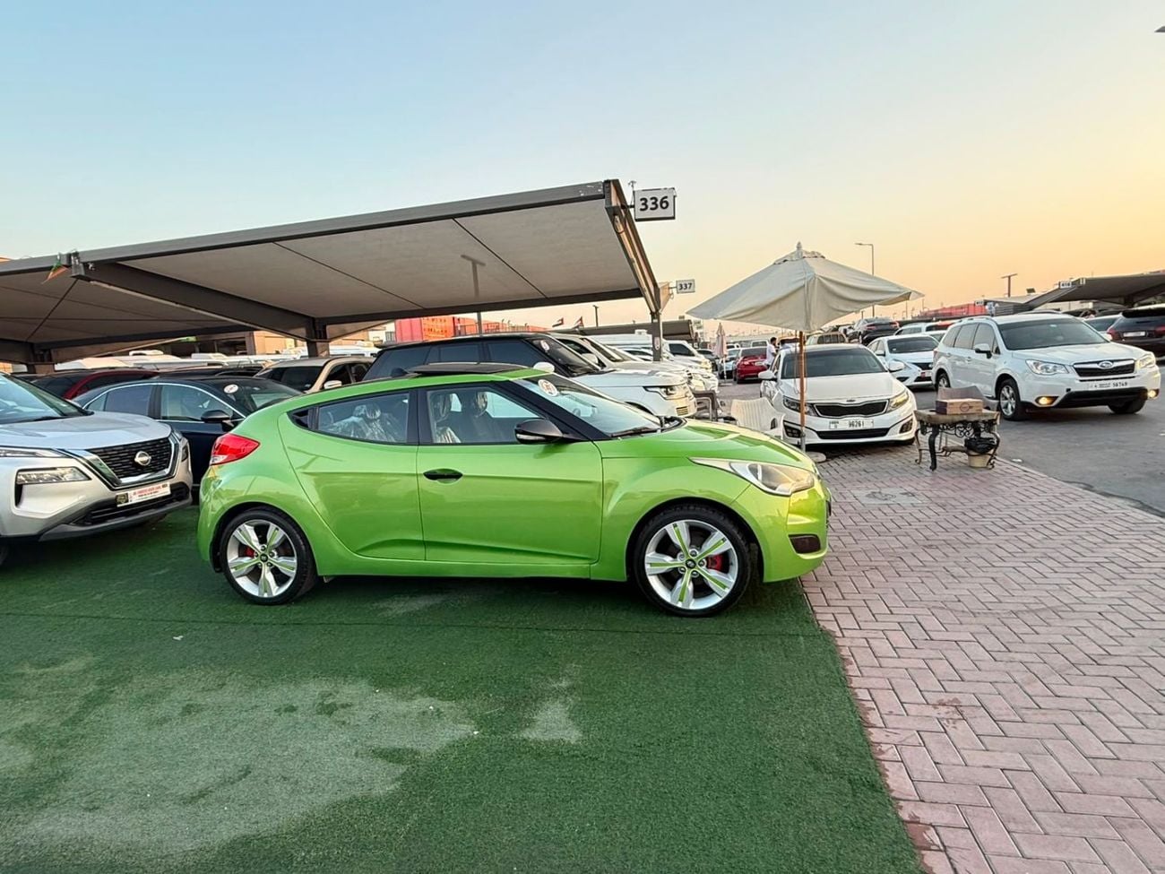 Hyundai Veloster panoramic sunroof, first owner, two keys