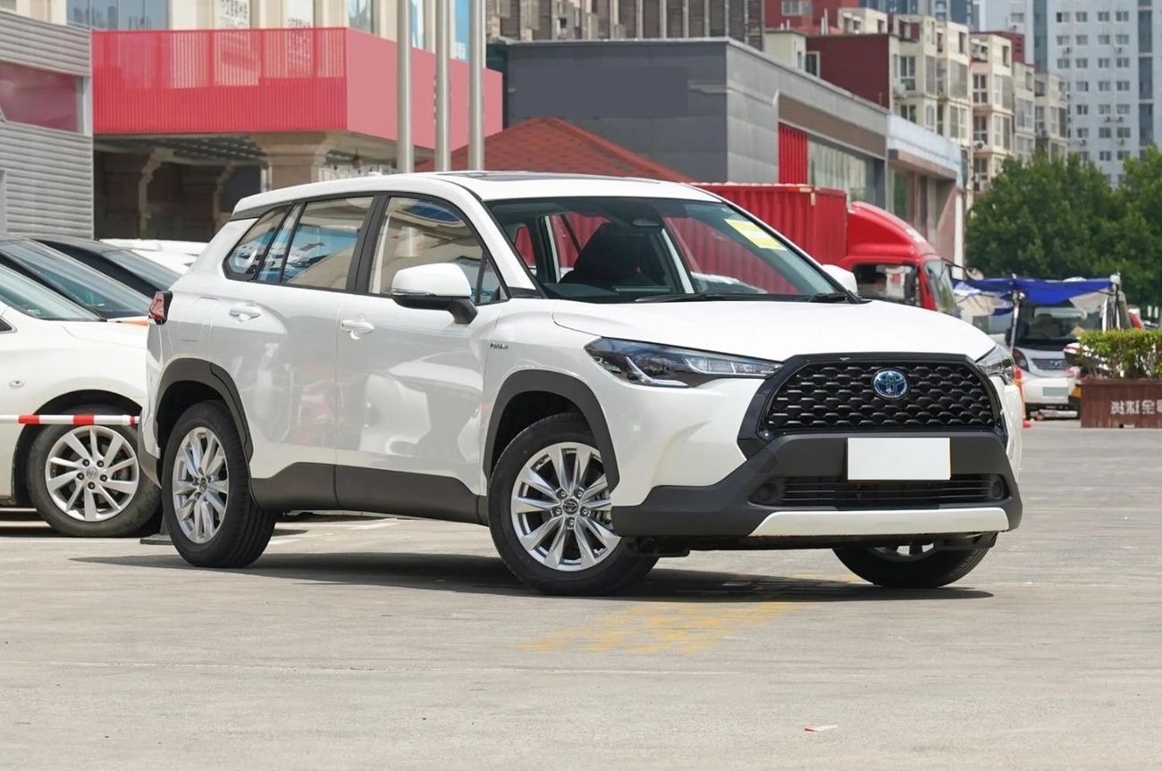 تويوتا كورولا كروس Toyota Corolla Cross 2.0L Hybrid 2WD A/T MY-2025