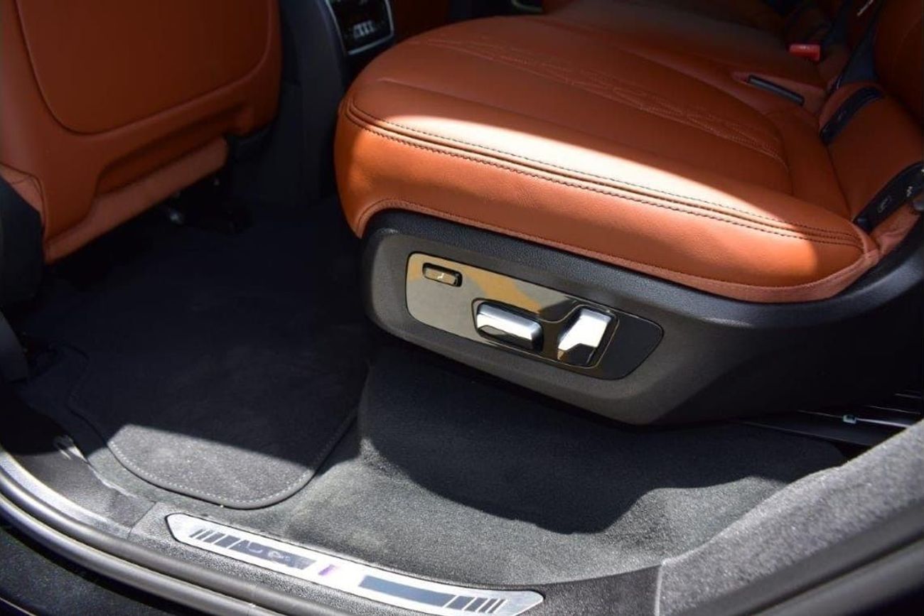 BMW X7 xDRIVE 40i M-Sport Hybrid 3.0L AWD 7-Seat Automatic-EURO 6