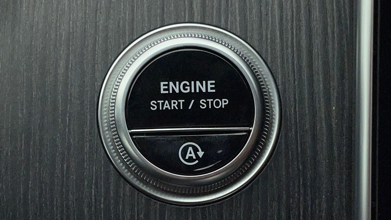 Mercedes-Benz C 200 AMG SPORTS PACKAGE 2 | Zero Down Payment | Home Test Drive