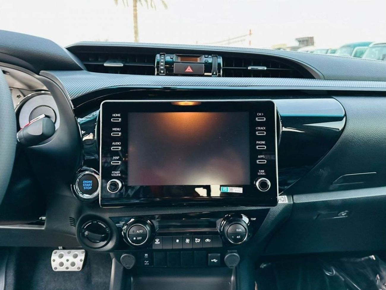 Toyota Hilux GR 4.0, KEYLESS ENTRY, PUSH START, MONITOR, 360 CAMERA, ALLOY WHEELS, MODEL 2025 FOR EXPORT