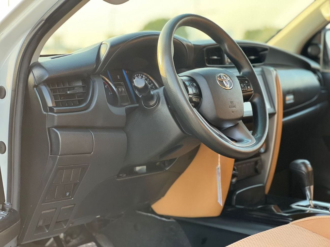 تويوتا فورتونر 2022 Toyota Fortuner EXR 2.7 V4  - AWD 4x4 - GCC - Rear Sensor