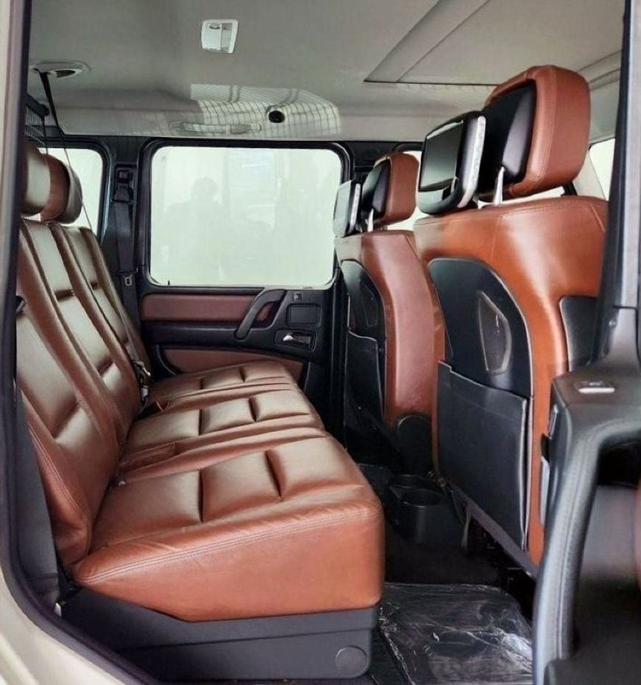 Mercedes-Benz G 500 With G63 AMG KIT V8 4.0L-8CYL - FULL OPTION - BANK FINANCING AVAILABLE -GARGASH ENTERPRISES