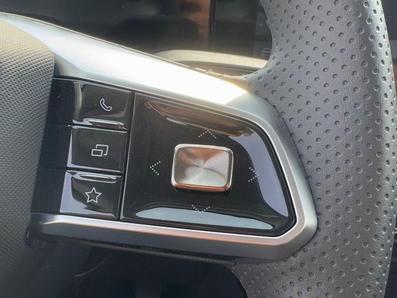 أم جي وان STD 1.5L Petrol FWD 2024 GCC Export Price @ 49,900 AED