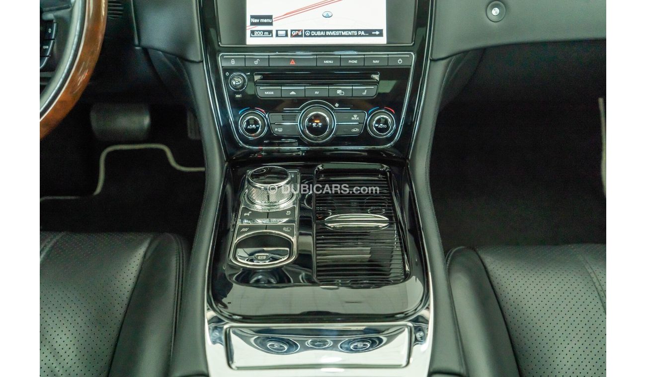 Jaguar XJ 3.0 V6  3.0