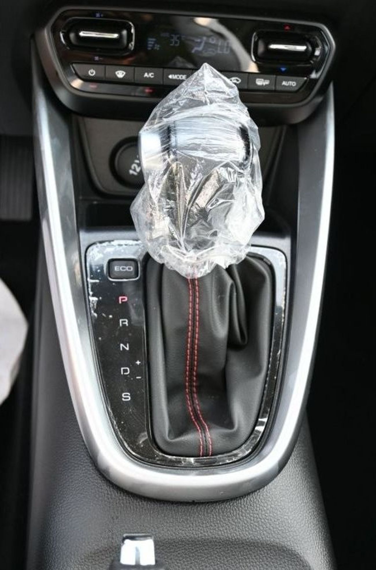 Chevrolet Groove Chevrolet GROOVE 1.5L Premier SUV FWD 5 Doors, Cruise Control, Panoramic Roof, Push start, Rear Came