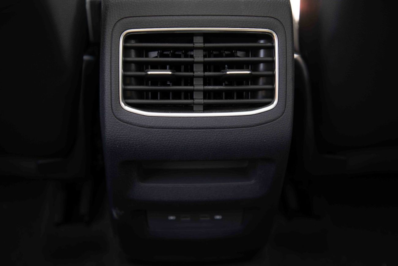 فولكس واجن ID.4 2022 Volkswagen ID4 Pure + - White Inside Black & Grey | Export Only