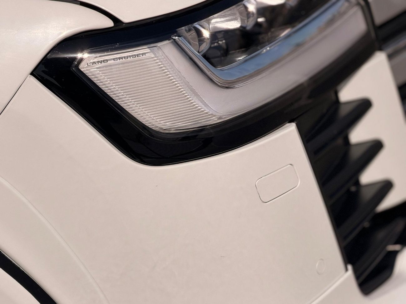 تويوتا لاند كروزر VXR export from Australia