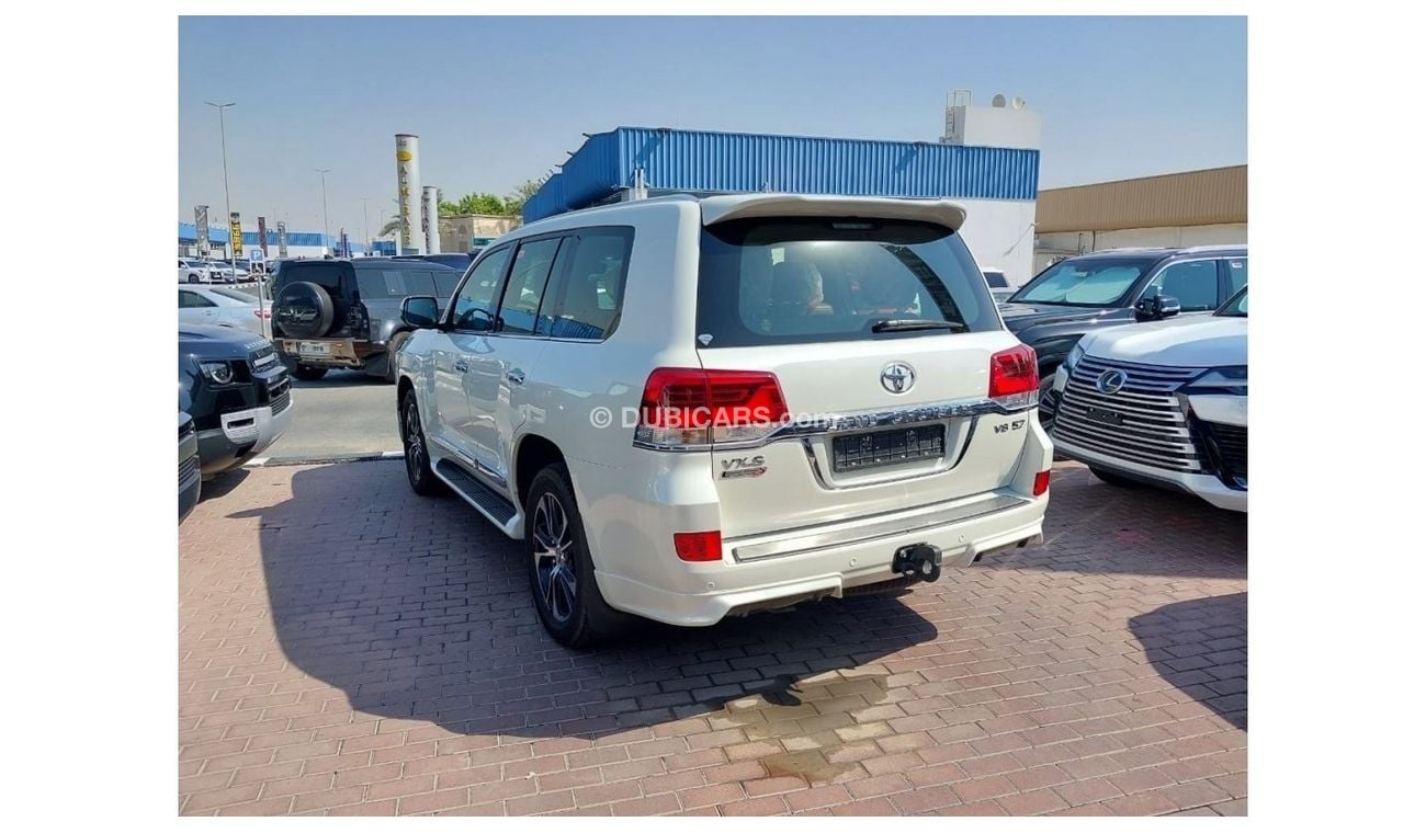 تويوتا لاند كروزر تويوتا لاندكروزر في اكس ار اس رجراند تورينج 2021 V8 5.7 KM 51000