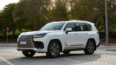 لكزس LX 700h SIGNATURE 3.5L TT HEV | AUTO PARKING | MARK LEVINSON | 7 SEATER AT 4WD 2026MY