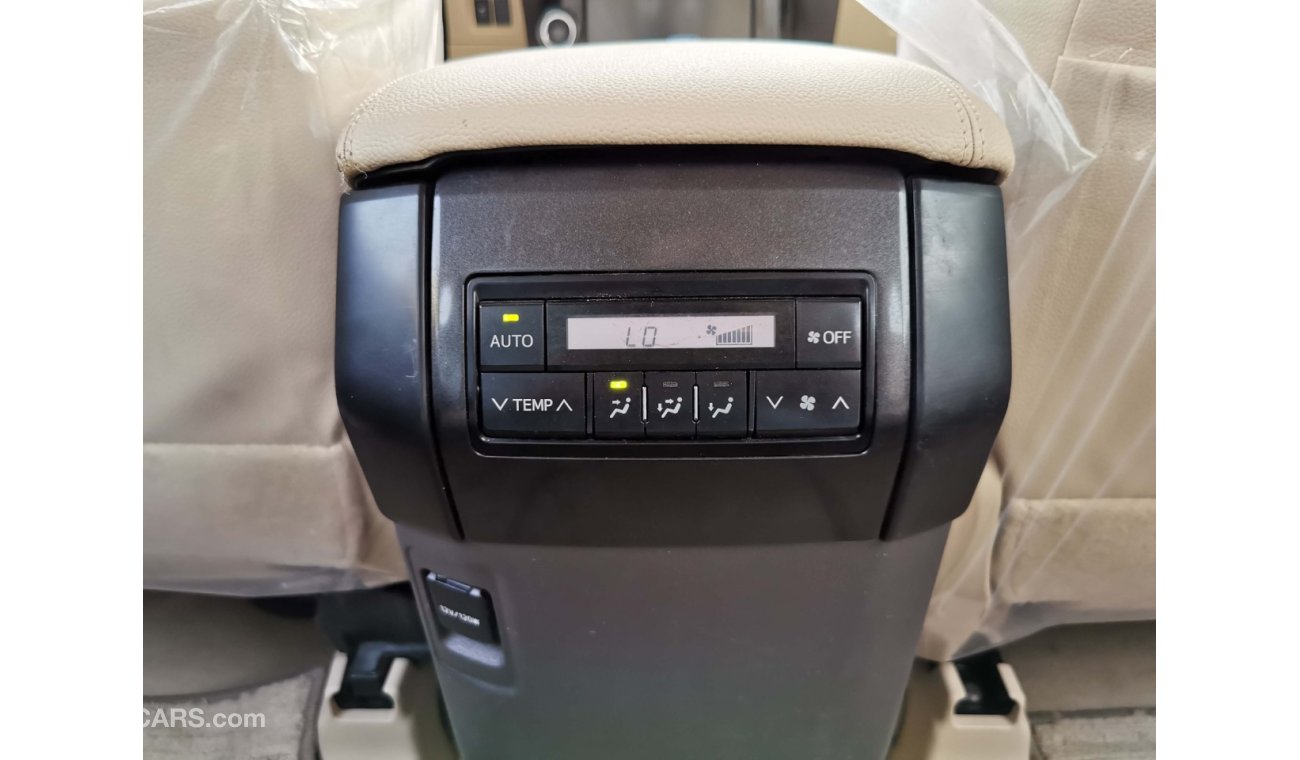 تويوتا برادو GXR 4.0L / V6 / DVD / LEATHER SEATS / DRIVER POWER SEAT ( CODE # 9877)