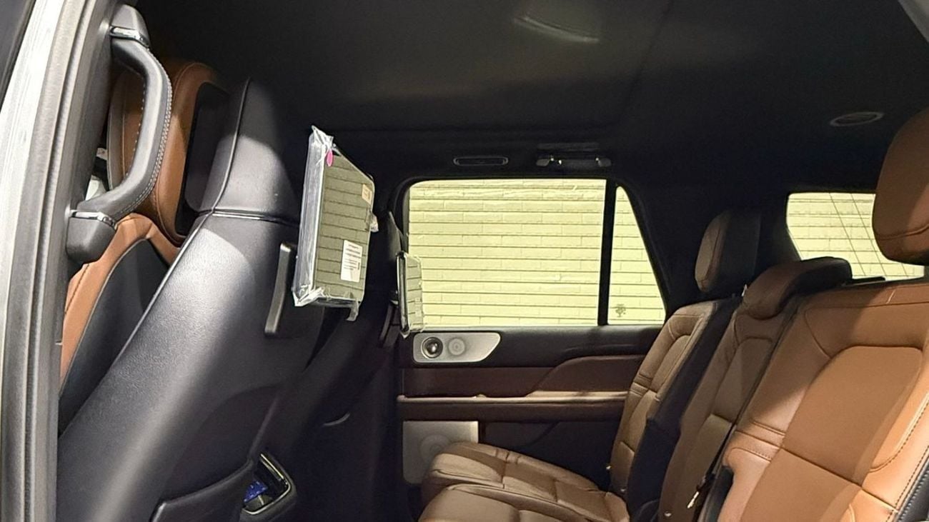 Lincoln Navigator Std 3.5L | GCC Specs | Warranty & Service Contract Until 2029 | Only 5,000 KM