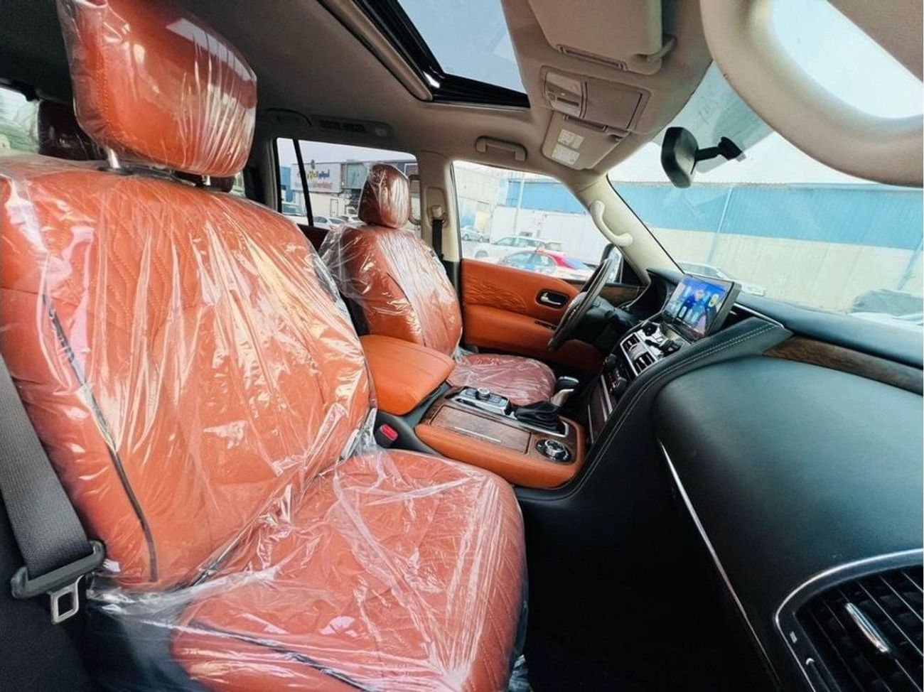 Nissan Armada V8 bid engine AWD