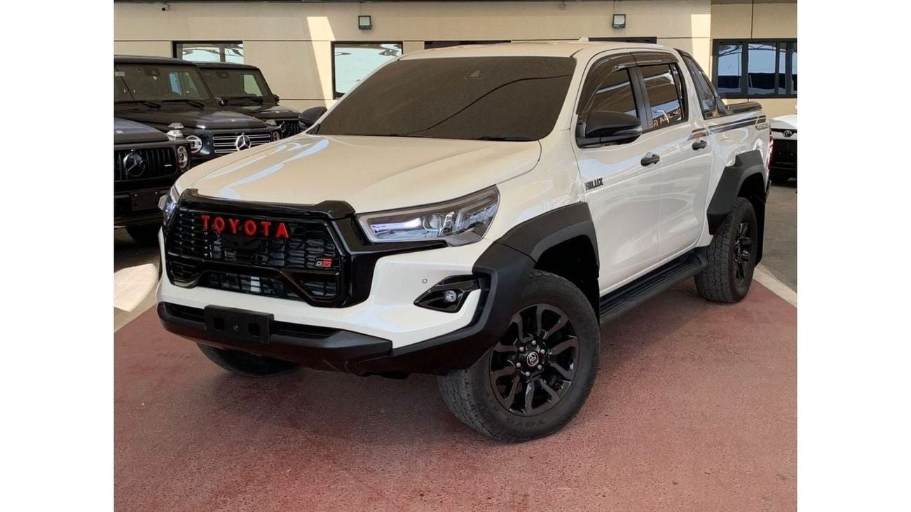 تويوتا هيلوكس GR سبورت