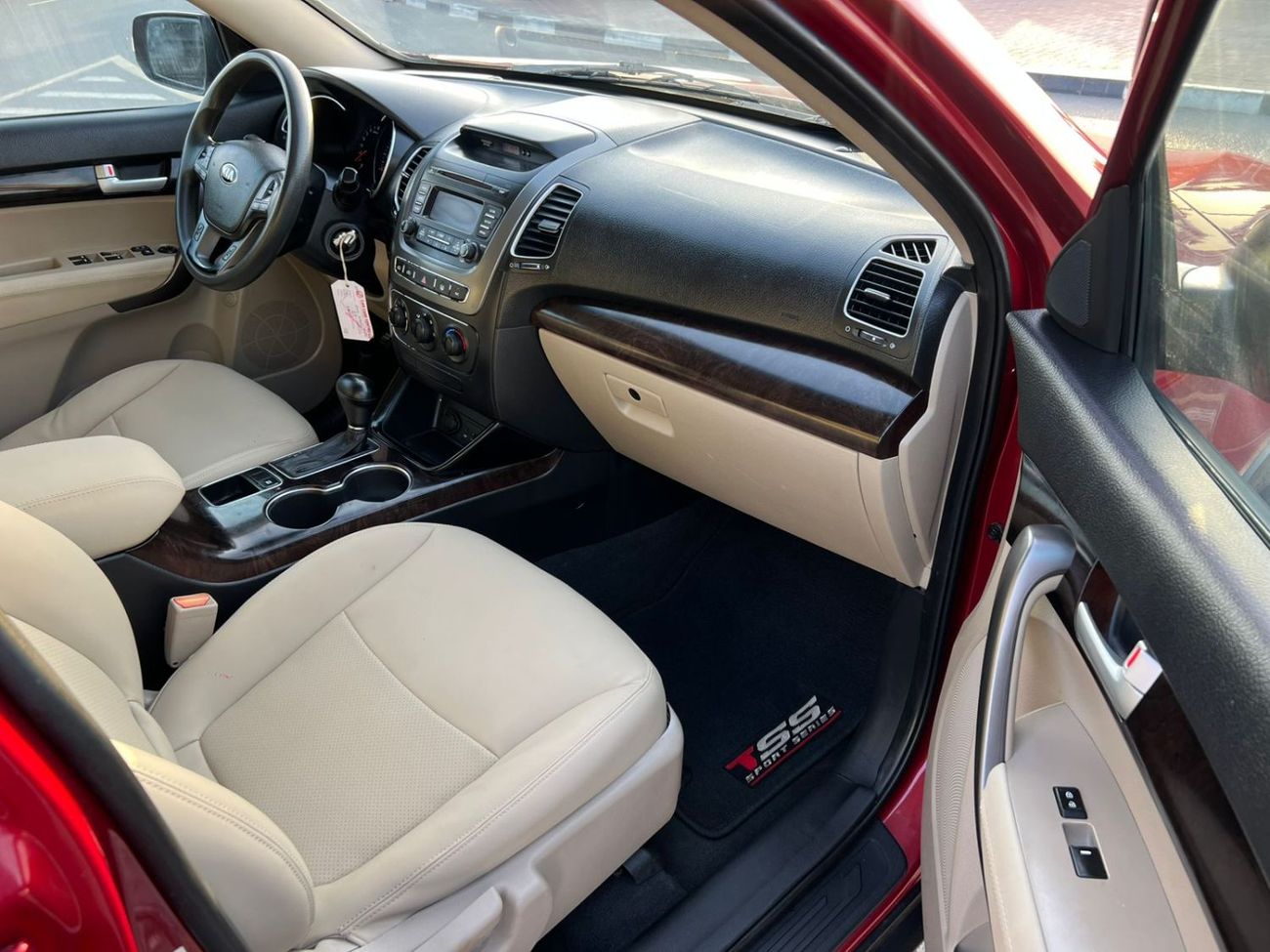 Kia Sorento 2015 Kia Sorento MidOption 2.4L V4 FWD - Leather Seat - Cruise Control