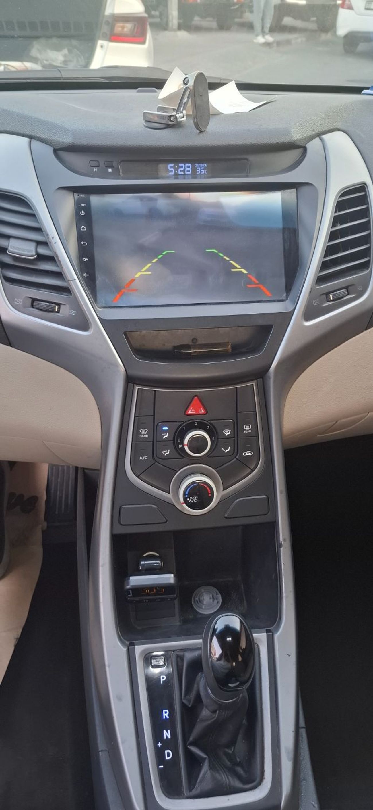 Hyundai Elantra HYUNDAI ELANTRA 2015