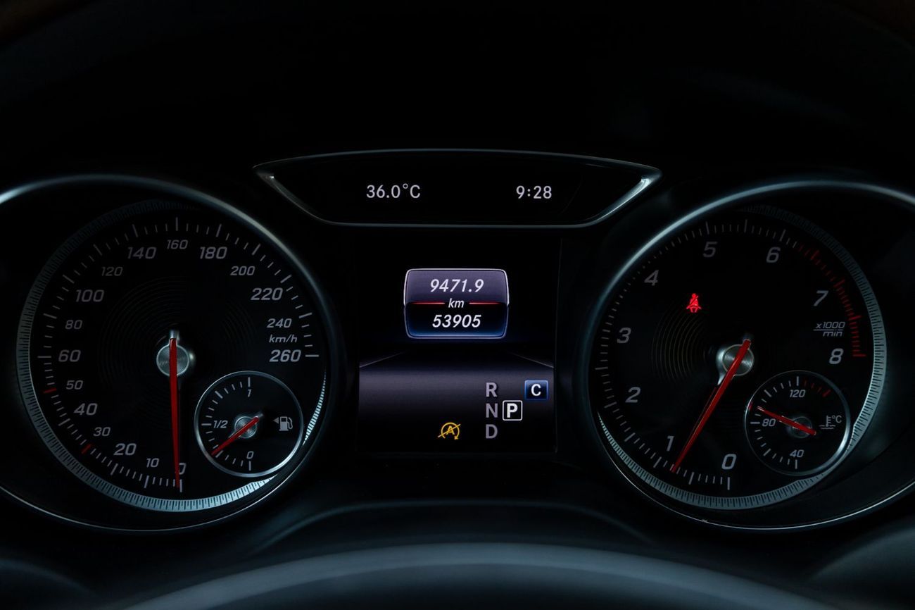 Mercedes-Benz GLA 250 Std 2.0L (211 HP)