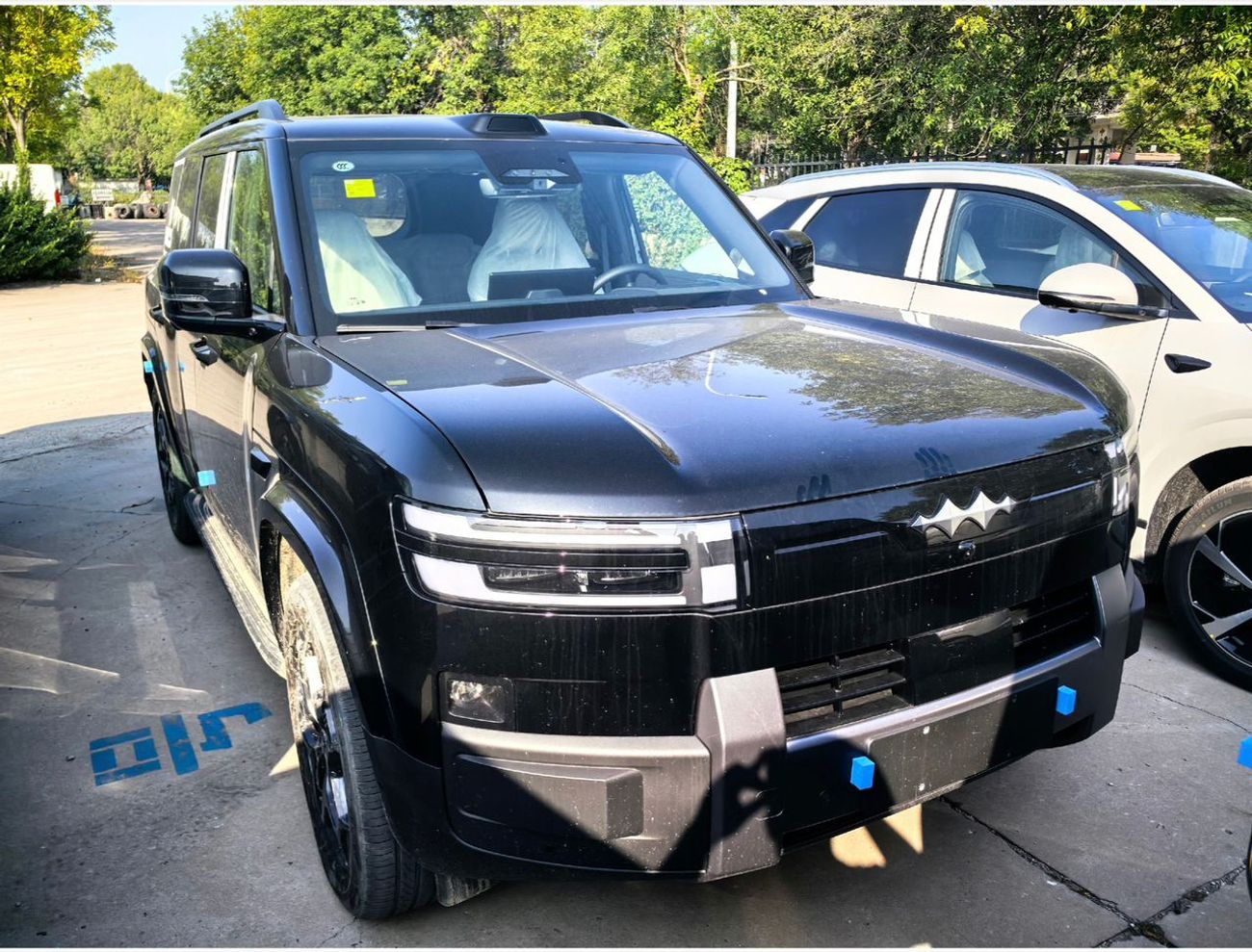 بي واي دي ليوبارد تيتانيوم 7 Ultra