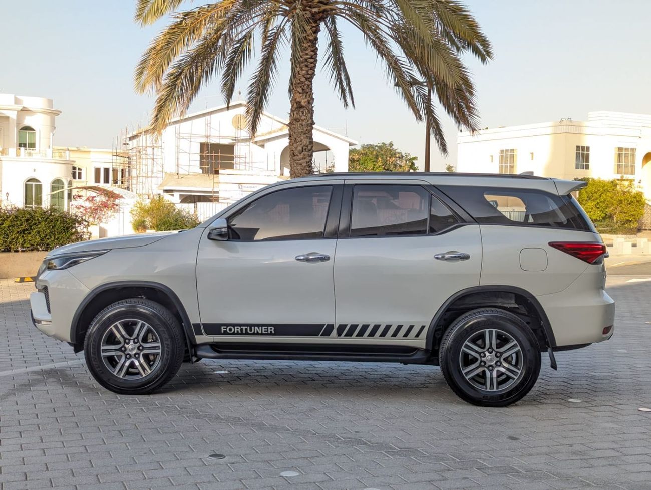 Toyota Fortuner Toyota Fortuner 2022 white colour ,brown colour interior, Gcc specs