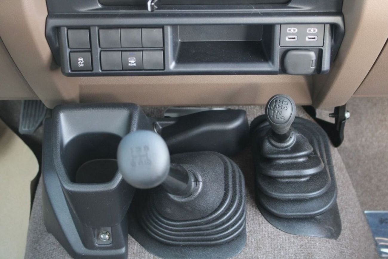 تويوتا لاند كروزر TOYOTA LANDCRUISER 76 4.5L V8 DIESEL E GRADE MANUAL