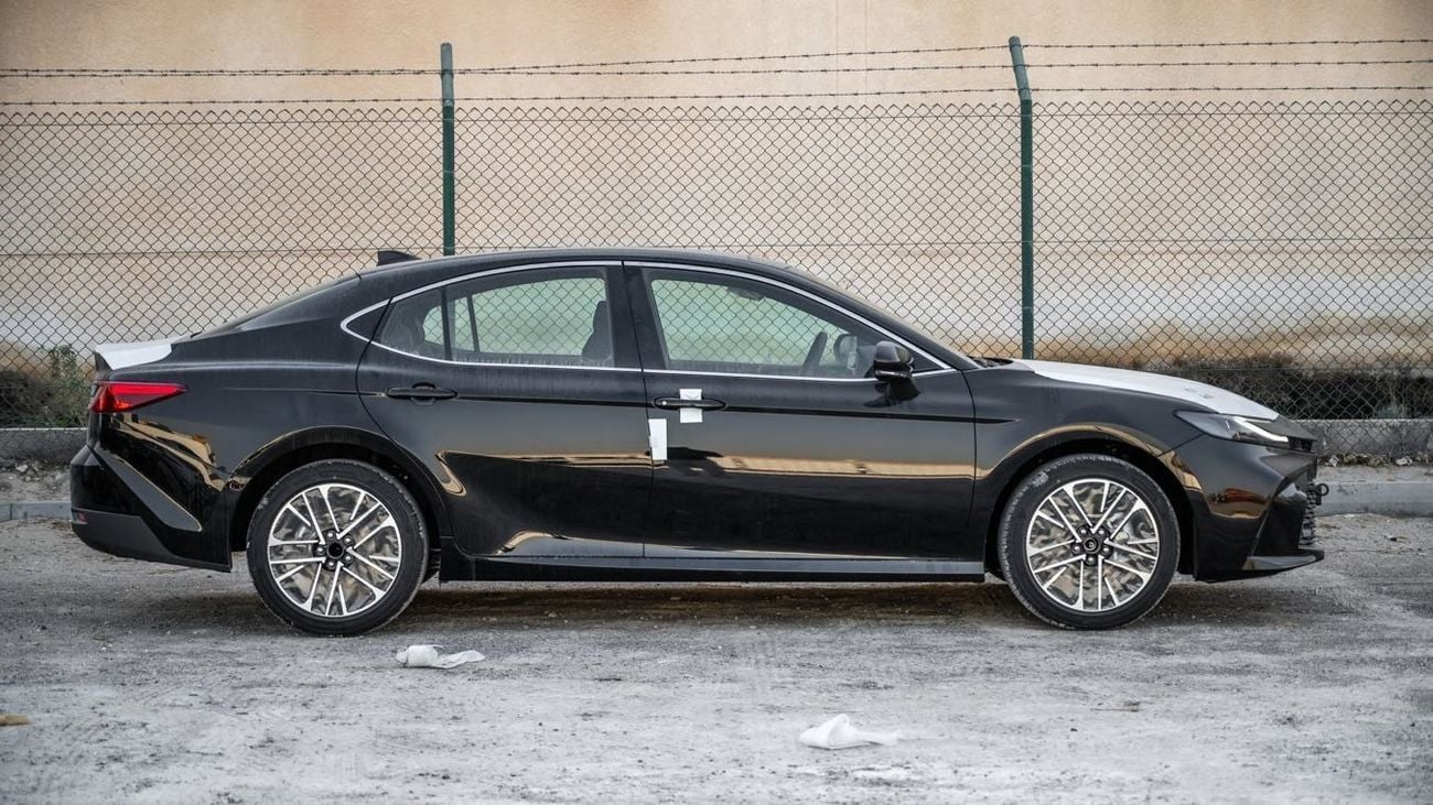 Toyota Camry CAMRY 2.5 GLE (NEUTRAL BLACK INSIDE BLACK) 2026