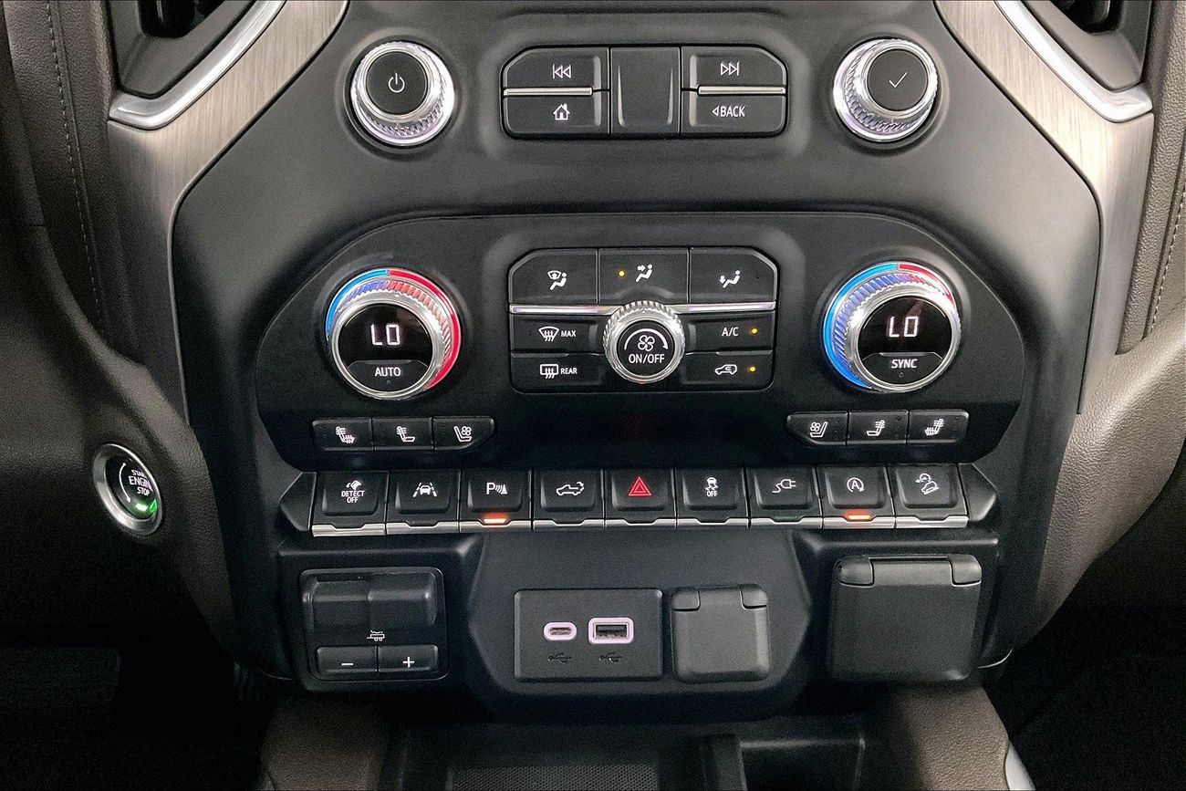 فولكس واجن طوارق R-Line | ضمان مجاني لمدة عام | 0 دفعة أولى