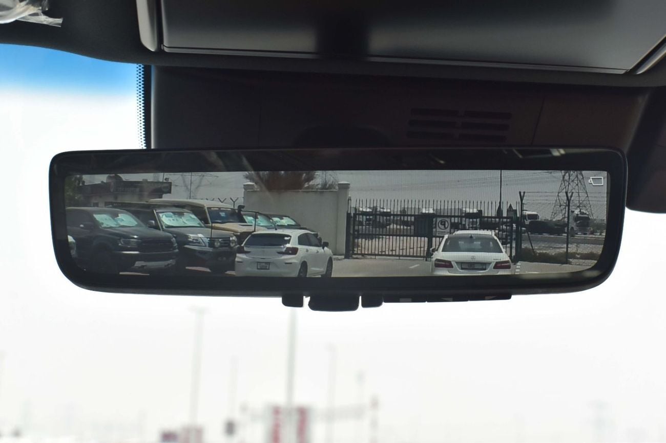 لكزس LX 700h SIGNATURE