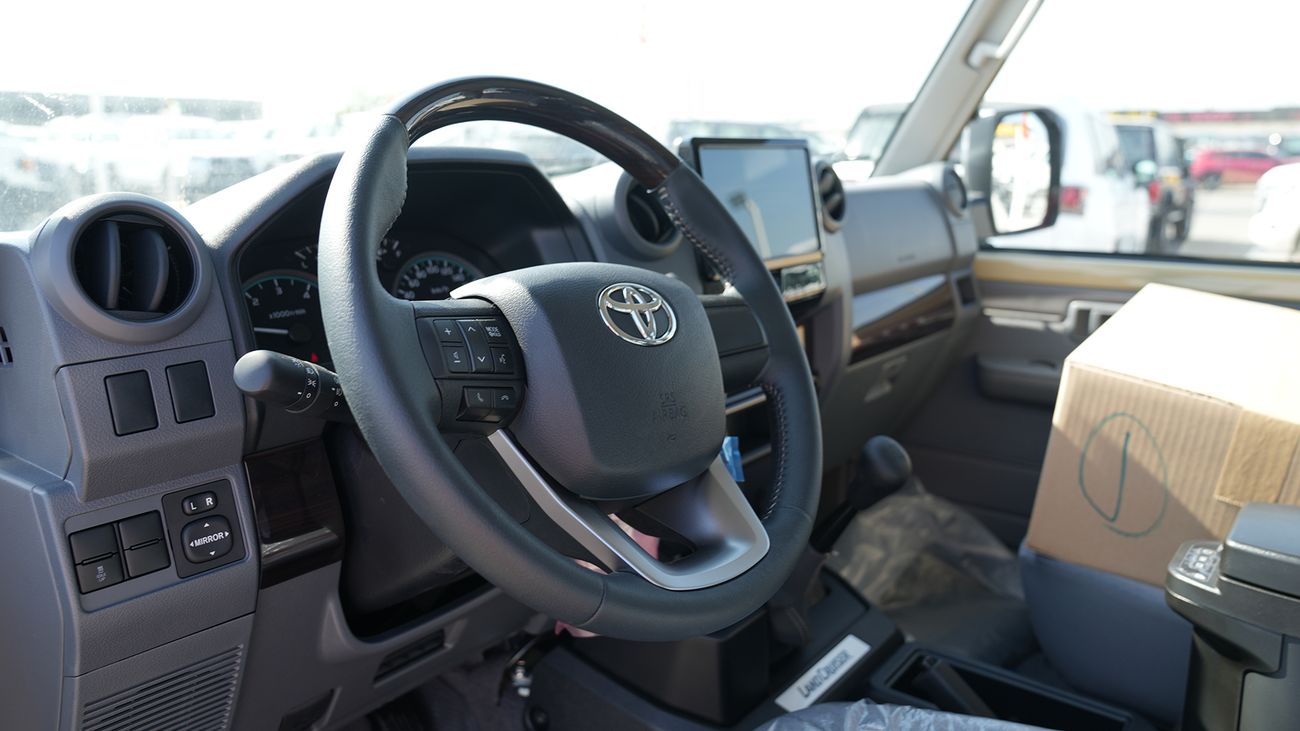 تويوتا لاند كروزر LX