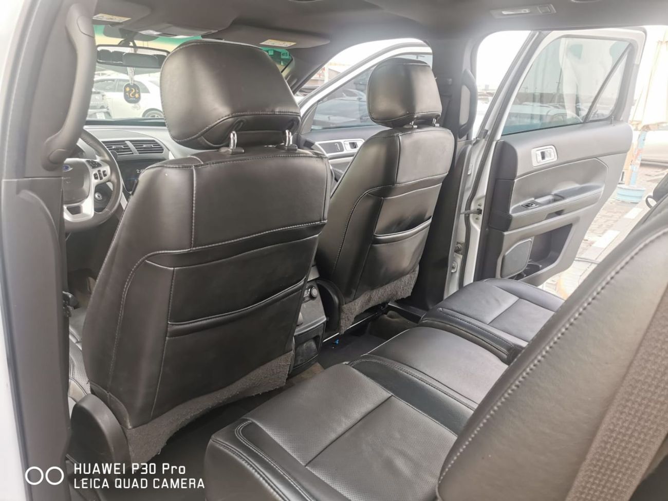 Ford Explorer Std 3.5L 4WD full option, panoramic