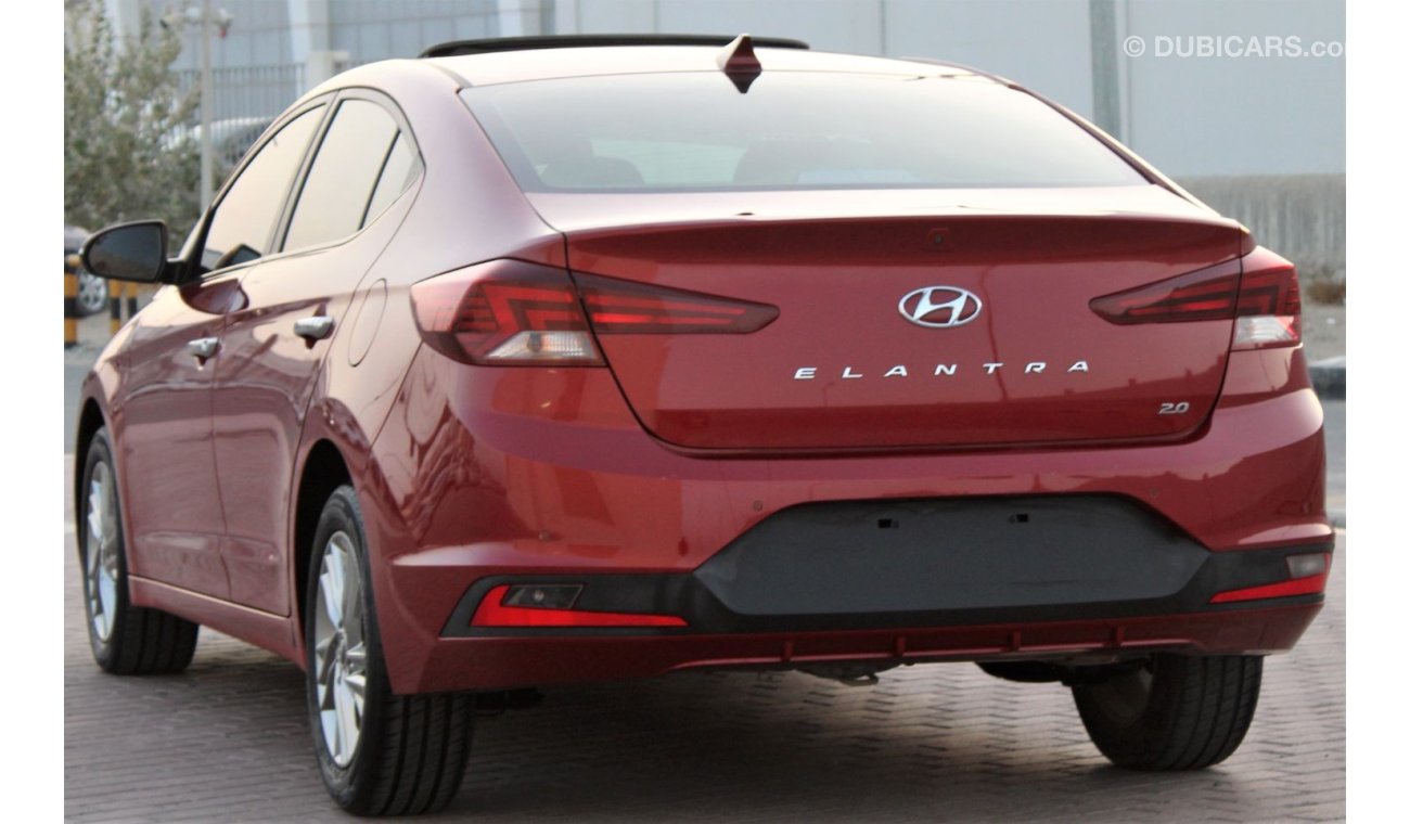 Hyundai Elantra Hyundai Elantra 2019 GCC in excellent condition, without paint, without accidents, very clean from i