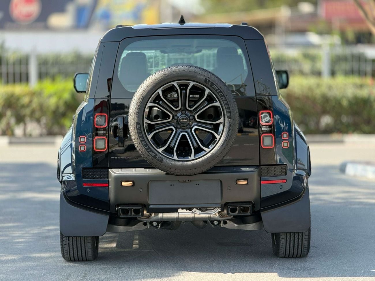 لاند روفر ديفندر GCC SPEC BRAND NEW UNDER WARRANTY AND SERVICE