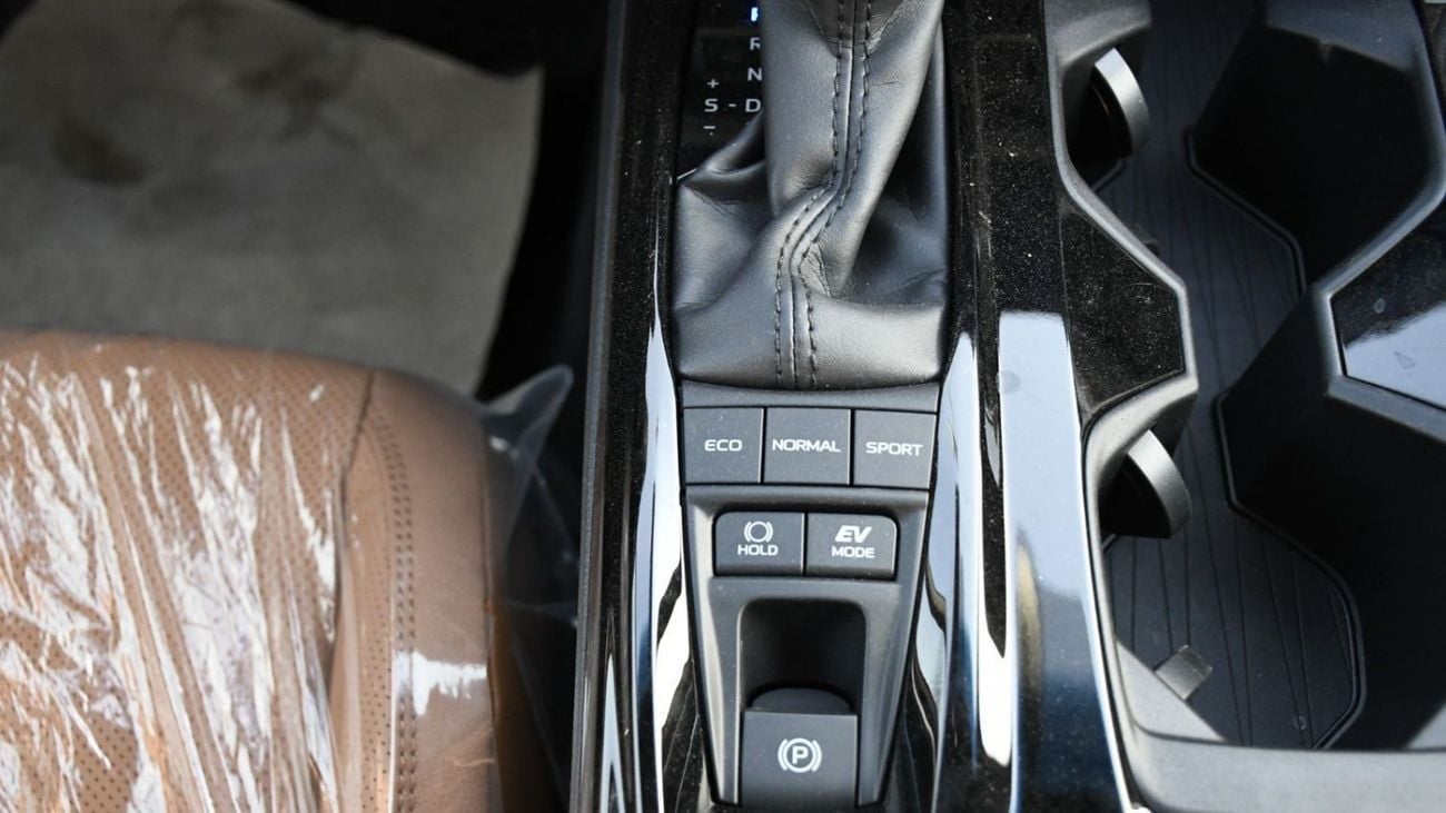 Toyota Camry GLE 2.5L Hybrid 2025YM
