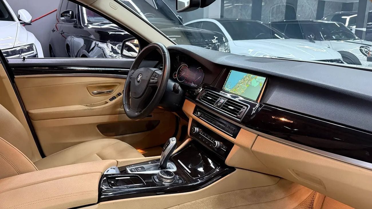 بي أم دبليو 520i EXECUTIVE