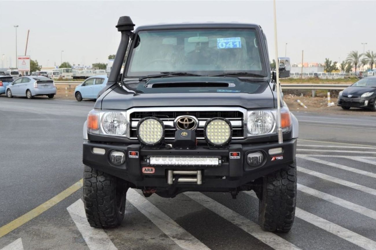 Toyota Land Cruiser Pick Up Full option clean car