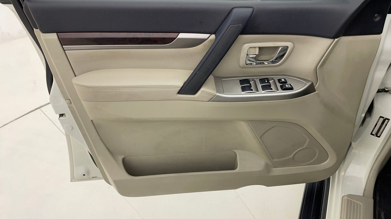 Mitsubishi Pajero GLS HIGHLINE 3.8 | Zero Down Payment | Home Test Drive