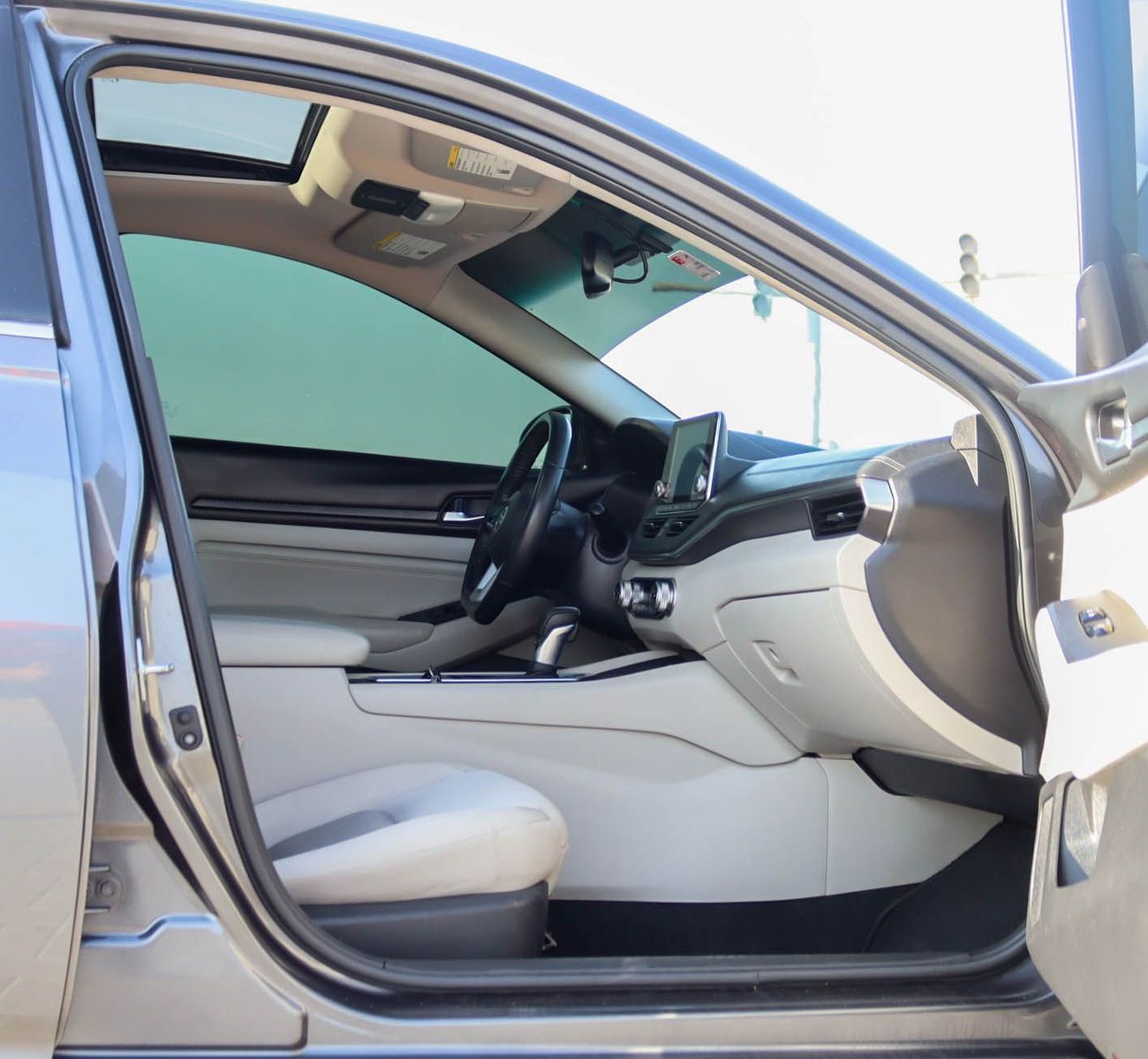 Nissan Altima SV 2.5L Nissan Altima 2.5L 2021  GCC, accident-free, in excellent condition 923 P.M