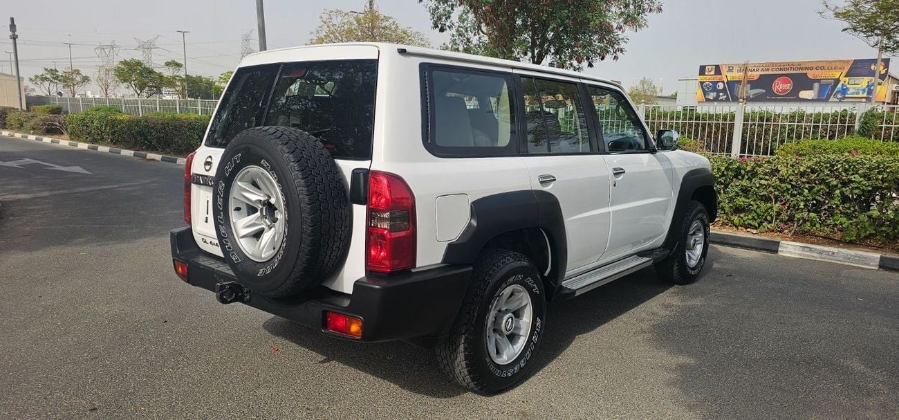 نيسان باترول سفاري GL 4.8L A/T (9 Seater)