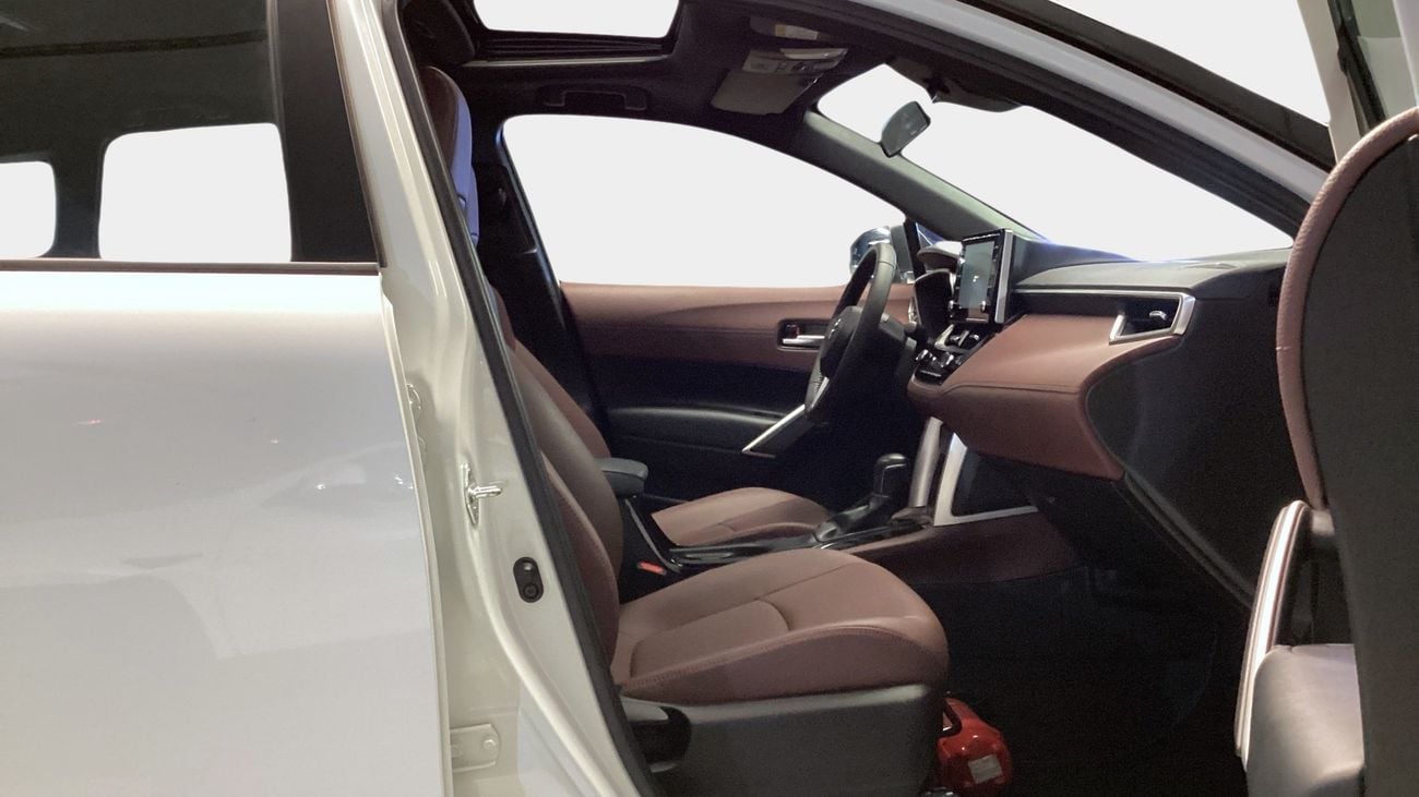 تويوتا كورولا كروس GLI | شامل الضمان | 0 ﺪﻔﻋﺓ ﺃﻮﻟﻯ