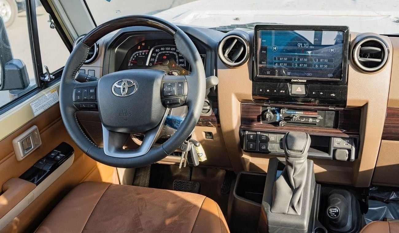تويوتا لاند كروزر بيك آب 2025 Toyota Land Cruiser LC79 4.0 SC AT Petrol Full Option - Beige