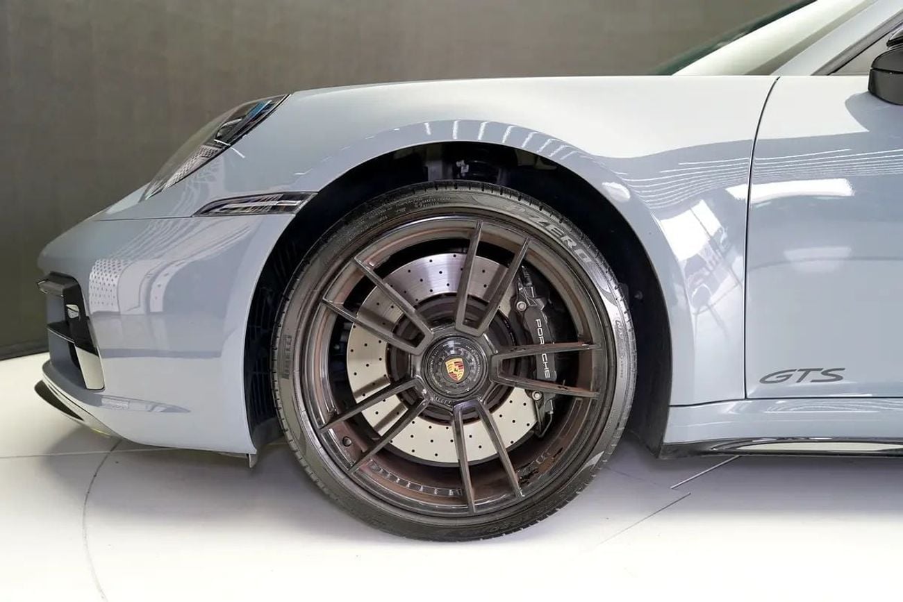 Porsche 911 CARRERA GTS 3.0L (450 HP) Convertible