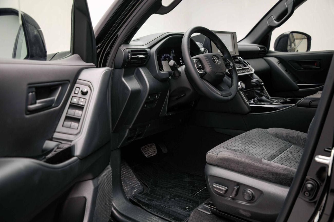 Toyota Land Cruiser LC300 EXR 3.3L - Attitude Black Inside Black | Export Only