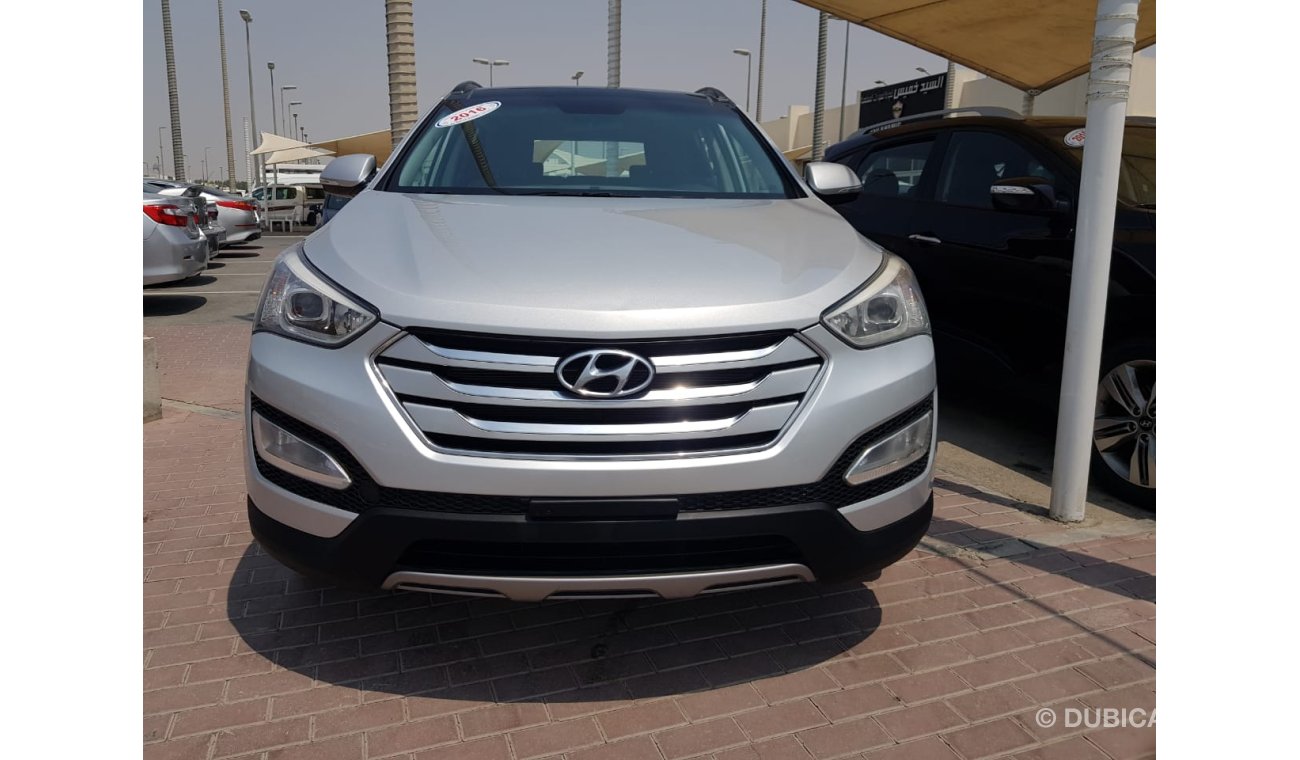 Hyundai Santa Fe 2016 CC No Accident No Paint A Perfect Condition