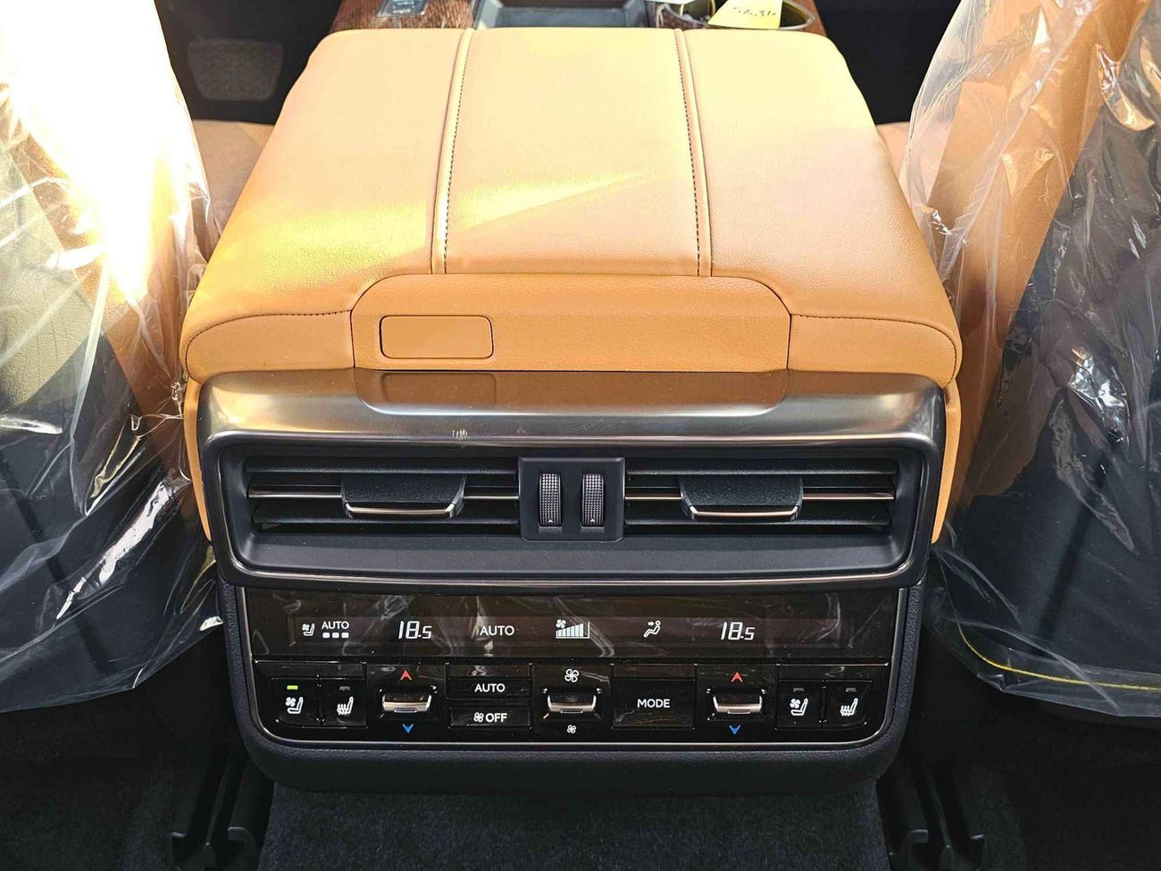 لكزس LX 600 TURBO SPORT / 3.5L V6 / FRONT POWER SEATS /  360* CAMERA / SUNROOF / FULL OPTION (CODE #  69065 )